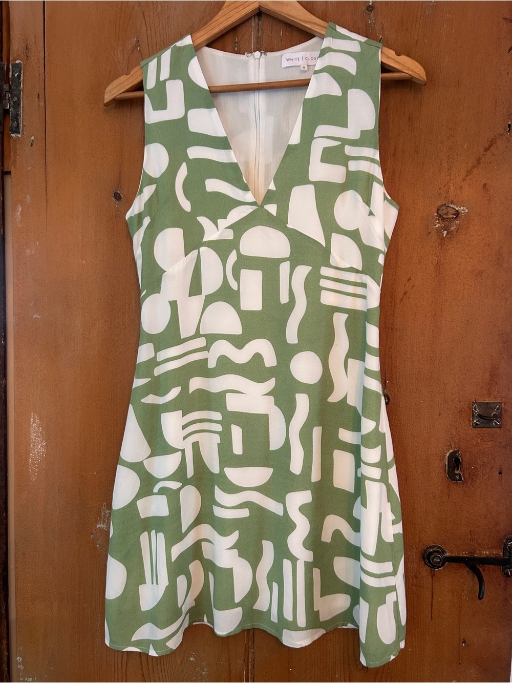 White closet dress SZ8